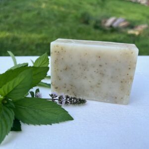 Como Fazer Sabonete Refrescante de Menta Pós Sol