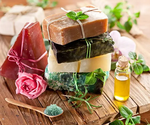 Sabonetes Para Peles Oleosas: 5 Fórmulas Artesanais Que Funcionam