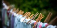 Descubra o método holandês para secar roupas sem mofo e de forma rápida