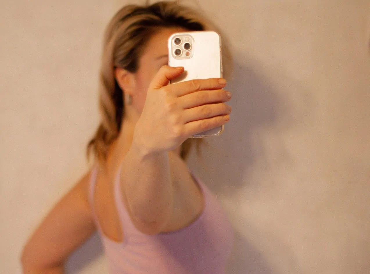 Beleza Extrema em Influenciadores Fitness: Um Tiro no Pé? Entenda o "Efeito Bumerangue da Beleza"