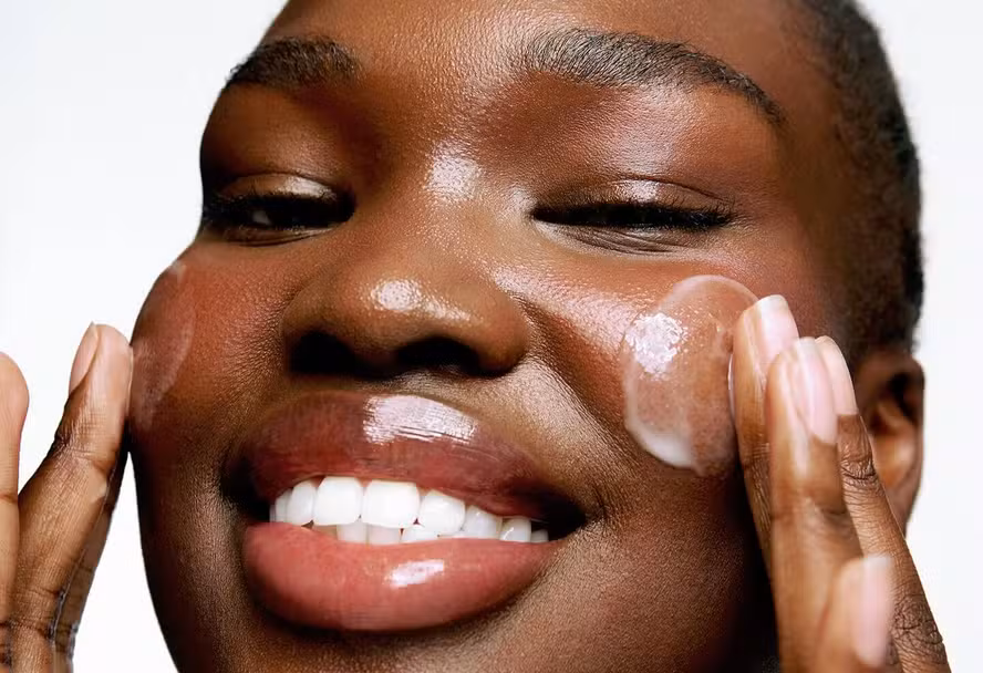 Beleza em Fevereiro: Séruns Tecnológicos e Cuidados Específicos para o Ciclo Menstrual Chegam às Prateleiras 1 Beleza em Fevereiro: Séruns Tecnológicos e Cuidados Específicos para o Ciclo Menstrual Chegam às Prateleiras