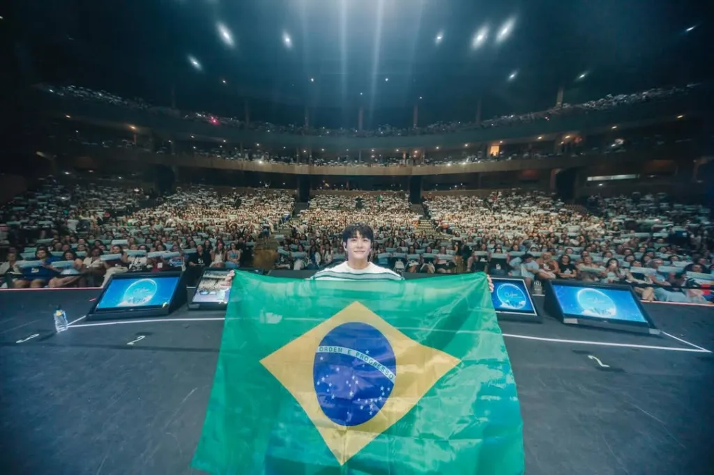Kang Tae-oh encanta fãs em sua primeira visita ao Brasil com turnê O'Hour