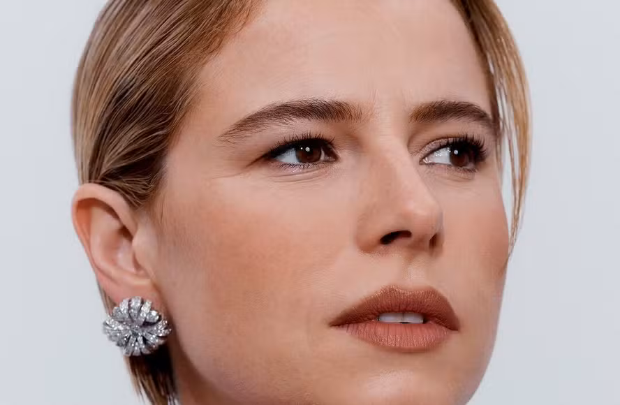 O Segredo por Trás da Beleza de Jessie Buckley: A Atriz Favorita ao Oscar e Seu Estilo Único 1 O Segredo por Trás da Beleza de Jessie Buckley: A Atriz Favorita ao Oscar e Seu Estilo Único