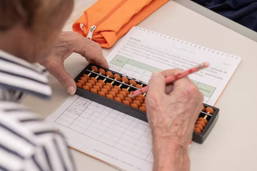 Método Brasileiro Inovador Promete Revolucionar Memória e Bem-Estar em Idosos