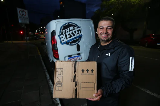 Cosméticos vs. Dermocosméticos: A Diferença Crucial Que Você Precisa Saber Antes de Comprar para Evitar Problemas na Pele