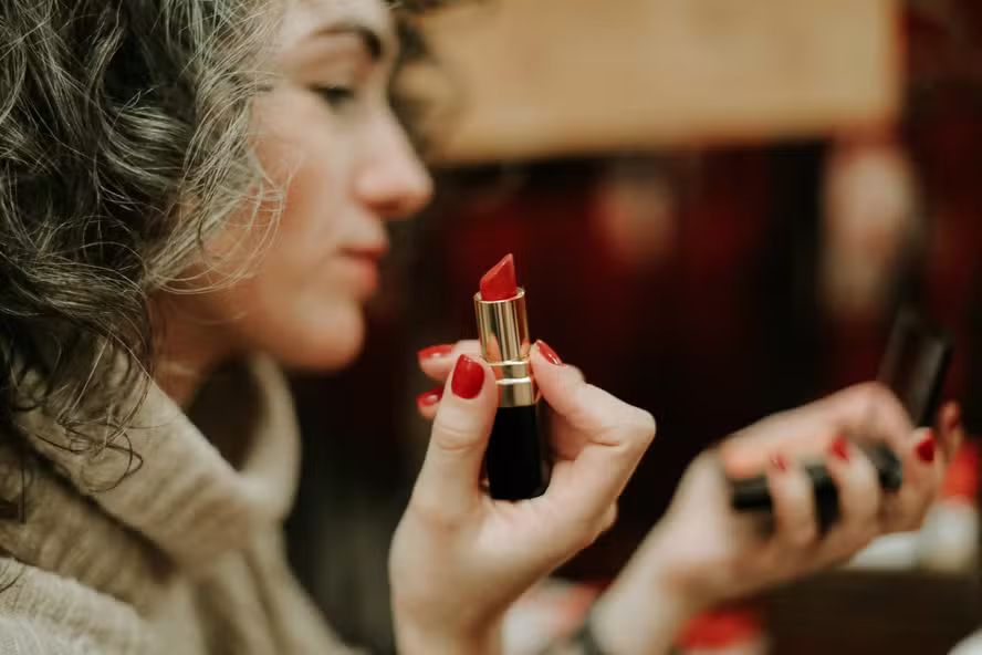 IA Revoluciona Cosméticos: Banco de Dados de Beleza de 27 TB Acelera Criação de Novos Produtos