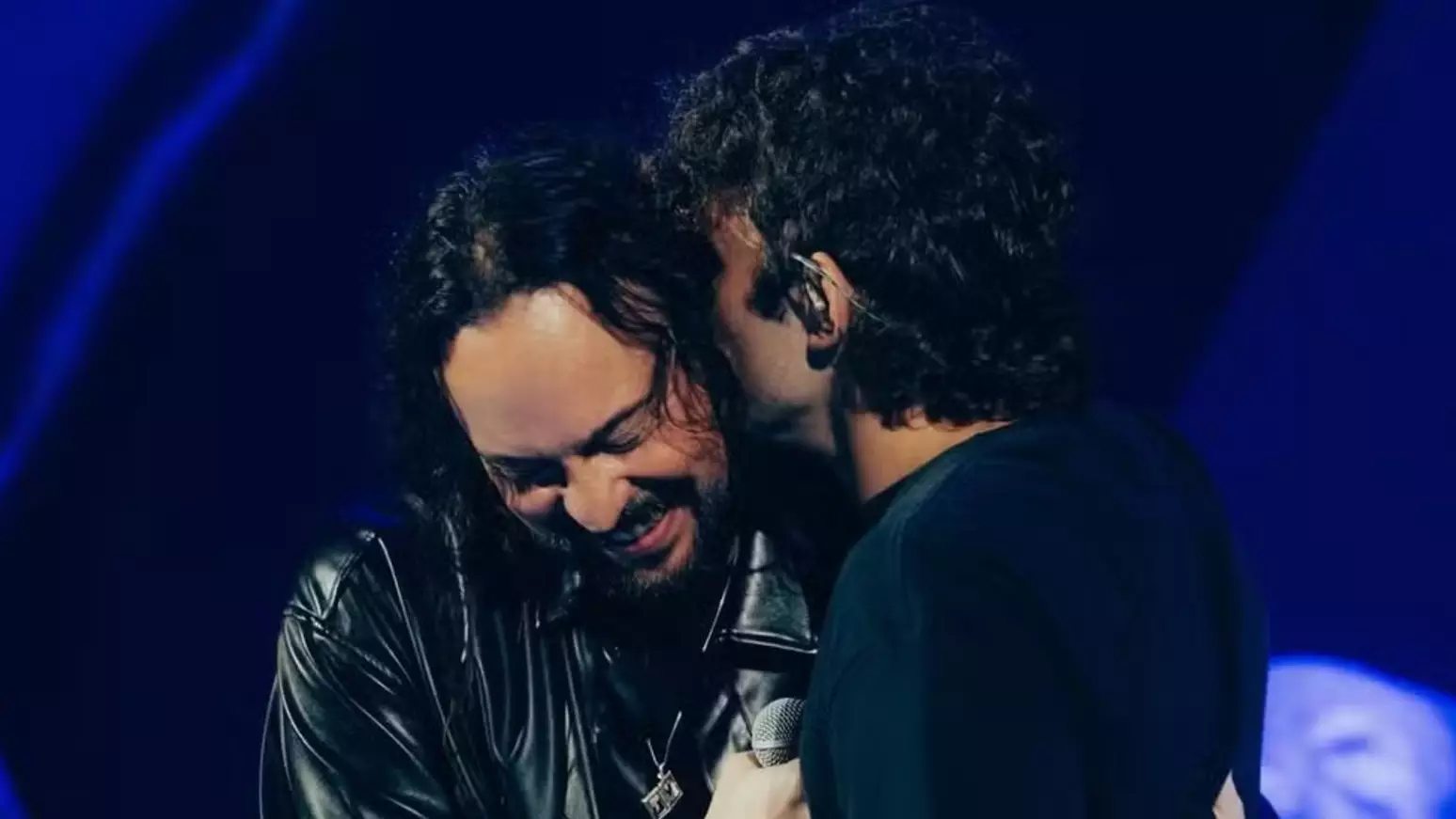 Filho de Gabriel O Pensador completa 21 anos e beleza de Davi Contino encanta a web: 'Como assim?'