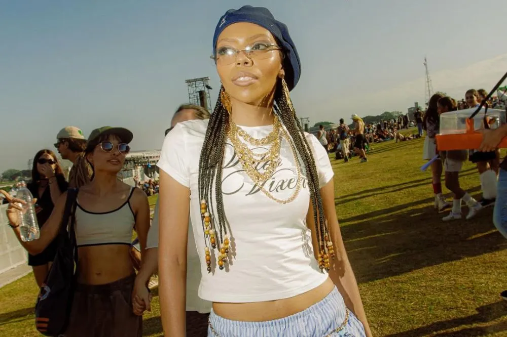 Perucas Rosa e Streetwear Criativo: Os Destaques de Moda do Último Dia do Lollapalooza 2026