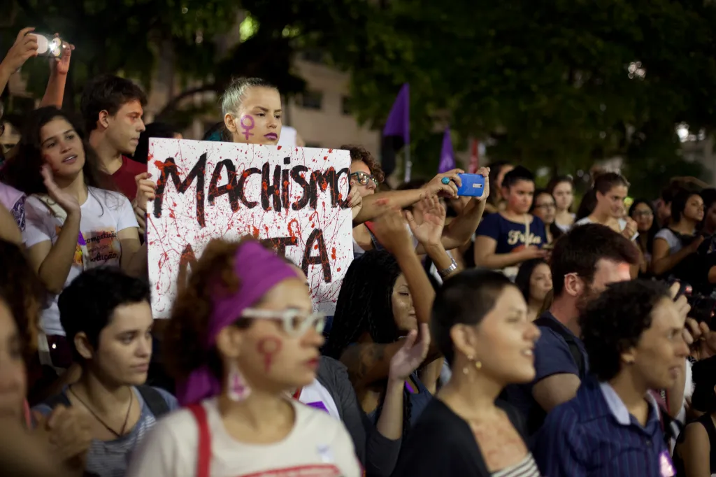Senado aprova criminalização da misoginia: o que muda na prática para combater o ódio contra mulheres?
