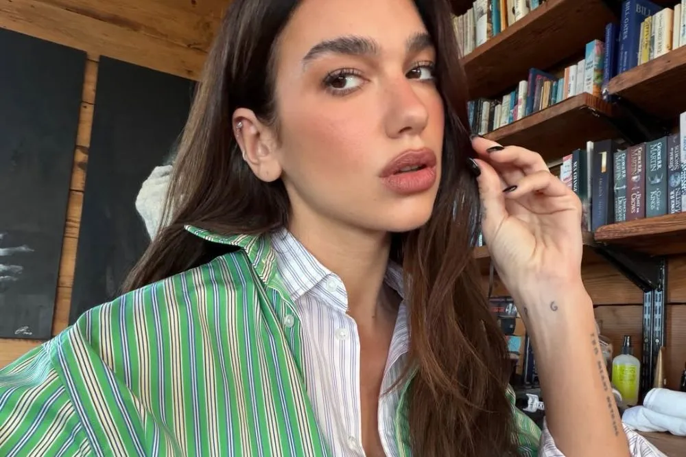Dua Lipa se junta a estrelas de ‘Bridgerton’ e ‘Heated Rivalry’ em nova comédia da A24