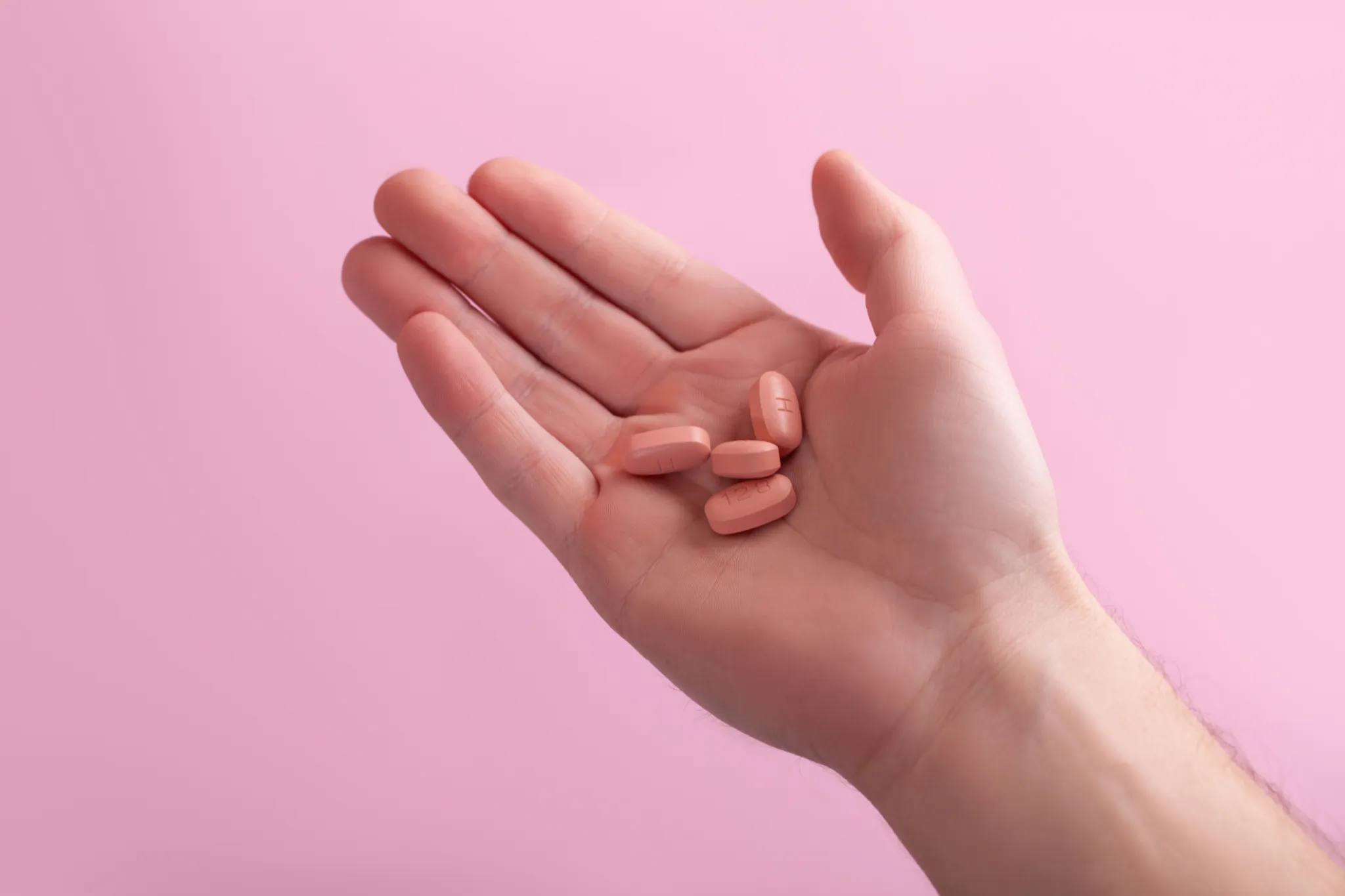 Gripe Menstrual: Entenda Por Que Seus Sintomas Parecem Resfriado Durante a TPM e Menstruação