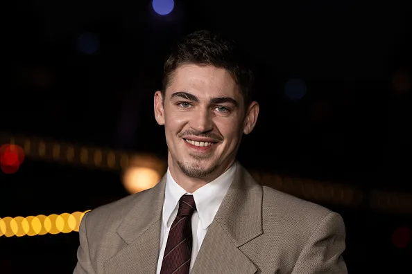 Hero Fiennes Tiffin: Quem é o Jovem Sherlock da Nova Série do Prime Video e Sua Conexão Inesperada com o Brasil 1 Hero Fiennes Tiffin: Quem é o Jovem Sherlock da Nova Série do Prime Video e Sua Conexão Inesperada com o Brasil
