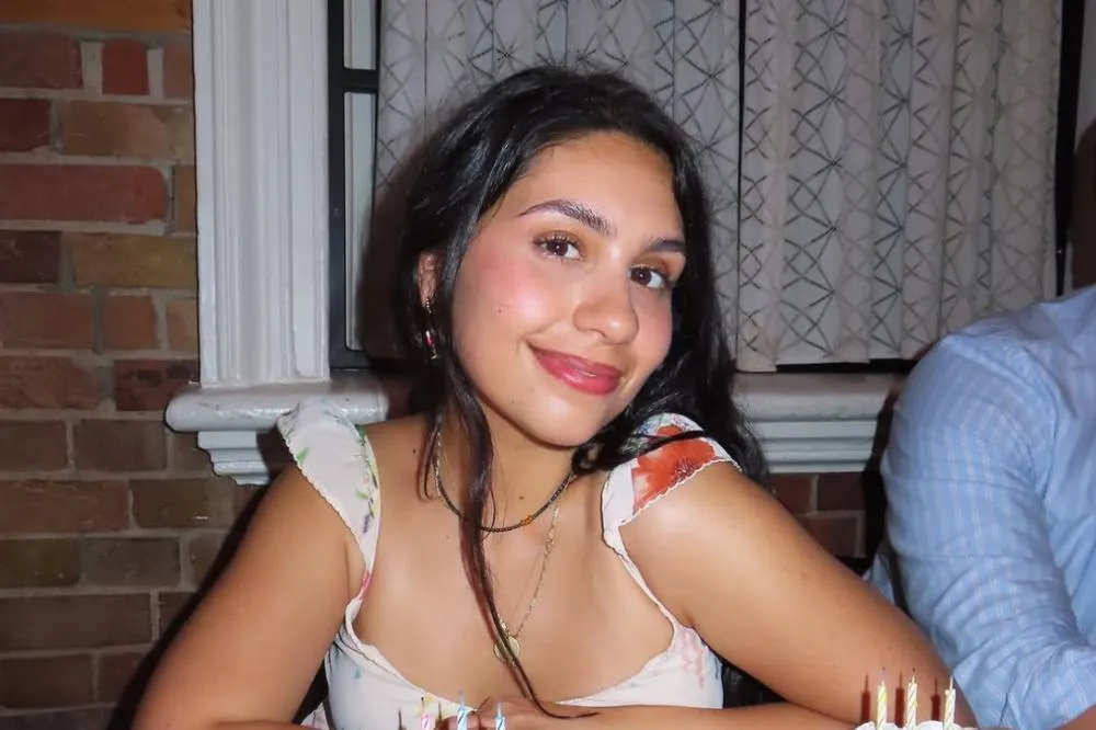 Alessia Cara se surpreende com semelhança com Gabi do BBB26: "Achava que era eu"