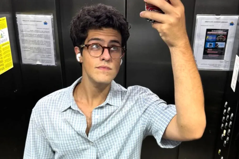 Paulo Mendes surge sem o cabelo platinado de Raul e choca fãs: ator revela inspiração e planos após ‘Três Graças’