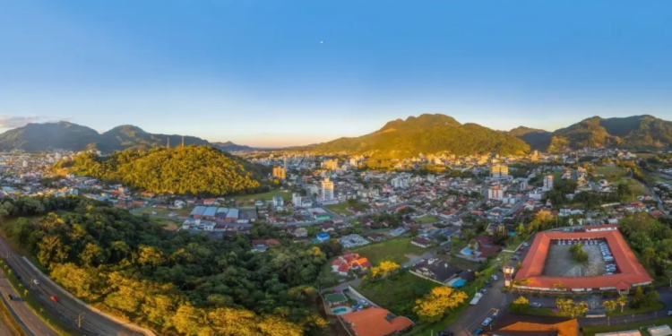 Santa Catarina Lidera Ranking de Felicidade no Brasil: Conheça as Cidades Mais Bem Avaliadas pela ONU